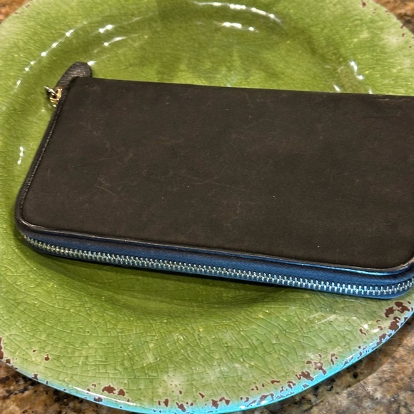 ‼️BOGO‼️Prada Nylon with Leather Interior Zipper Wallet - Picture 5 of 11